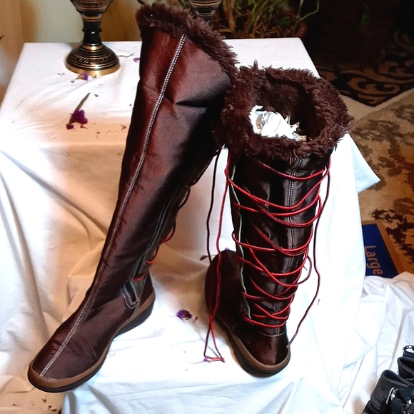 Sexy Timberland ladies brown 🤎 boots. - Picture 2 of 15